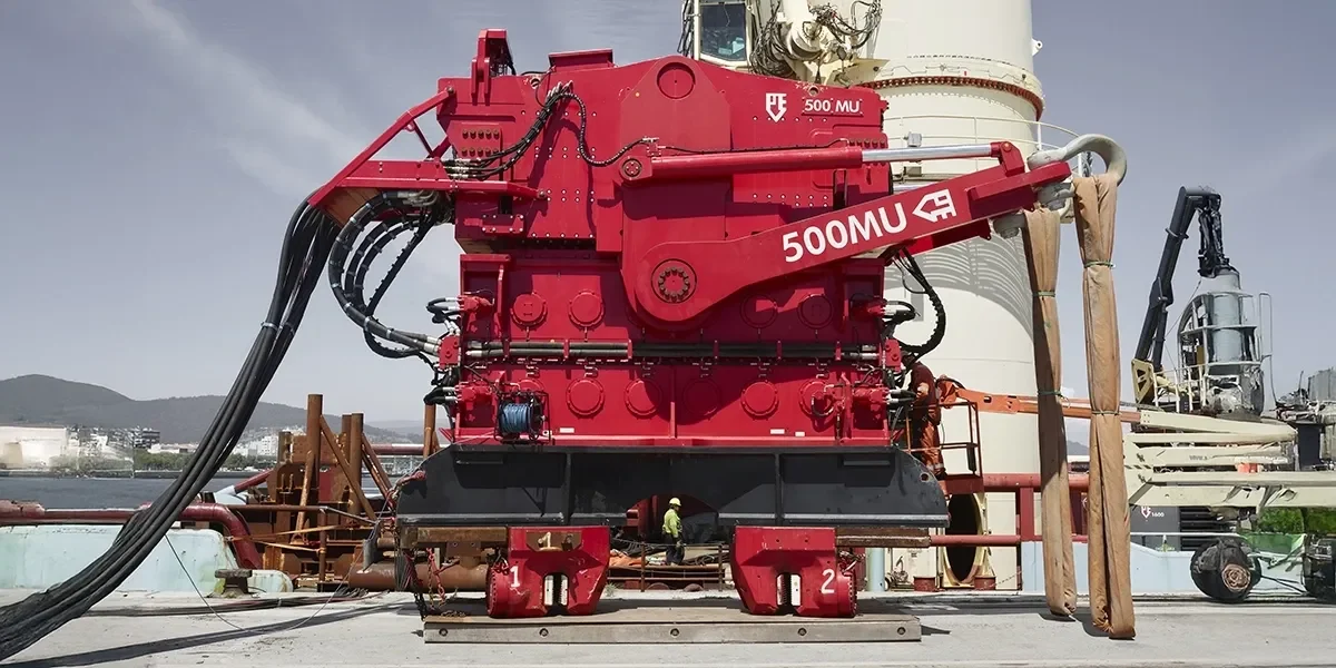 Dieseko 500MU vibro hammer used for UMACK anchor installation in offshore wave energy project